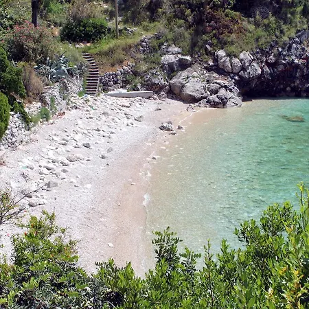 בית הארחה By The Sea Stikovica 15619 3*